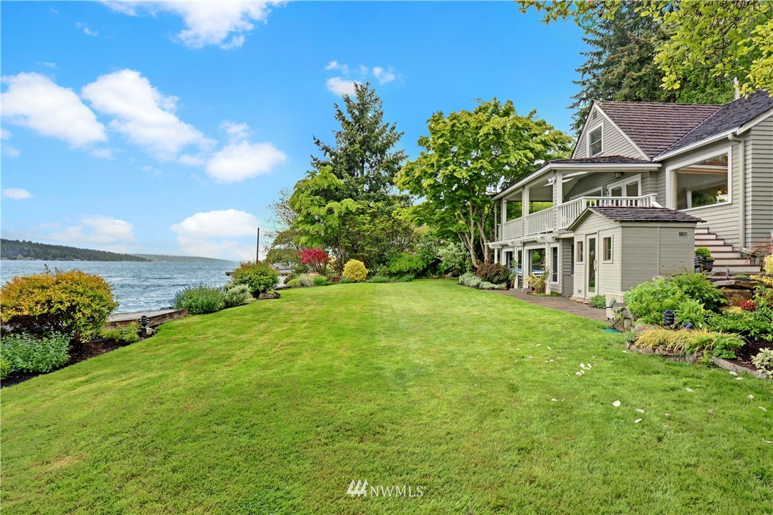 13254 Riviera Place Northeast Seattle, WA 98125 - Photo 22 of 25 Gallery Image 22