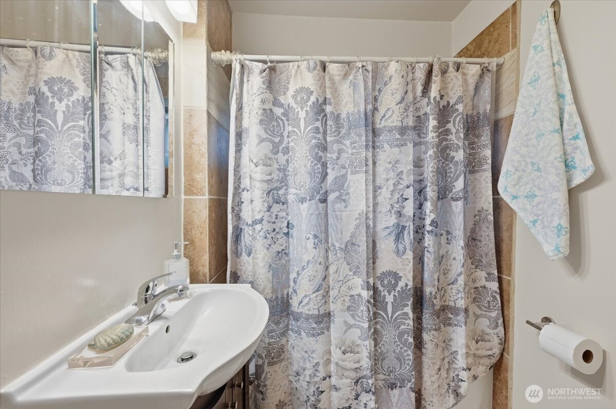 4342 338th Place Southeast Fall City, WA 98024 - Photo 12 of 20