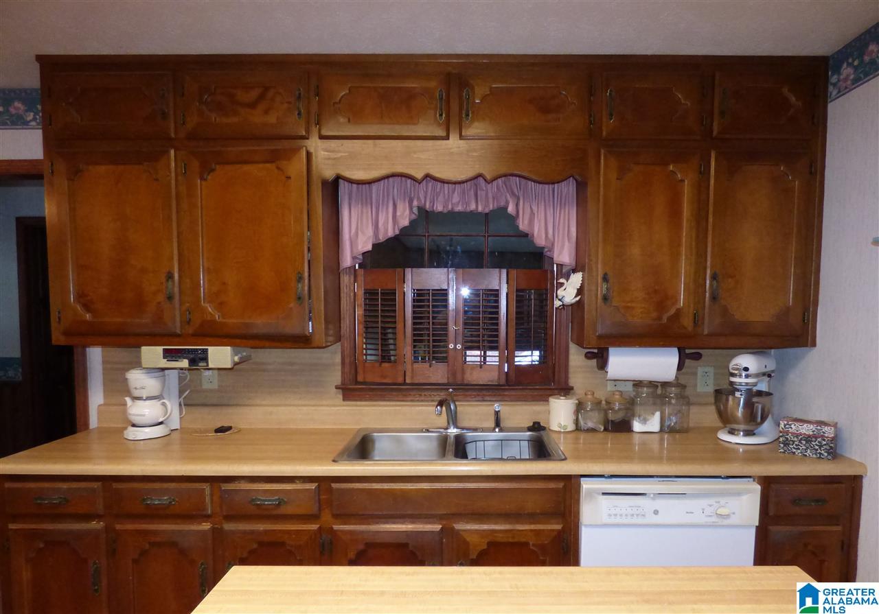 306 Covered Bridge Road Rainbow City, AL 35906 - Photo 8 of 38