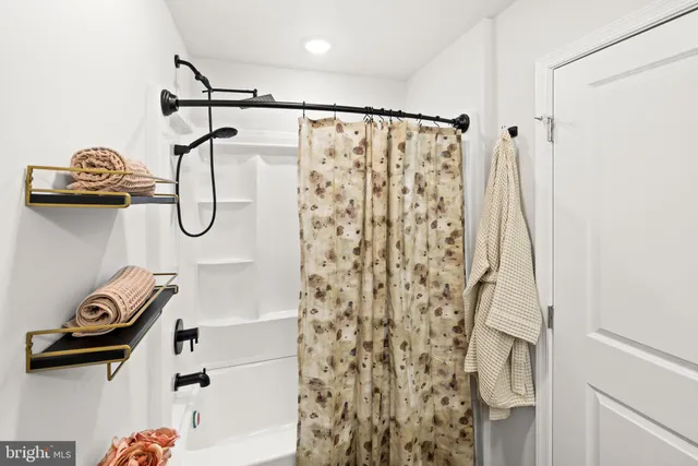 $549,999 | 622 Stuart Street, Fredericksburg, VA 22401