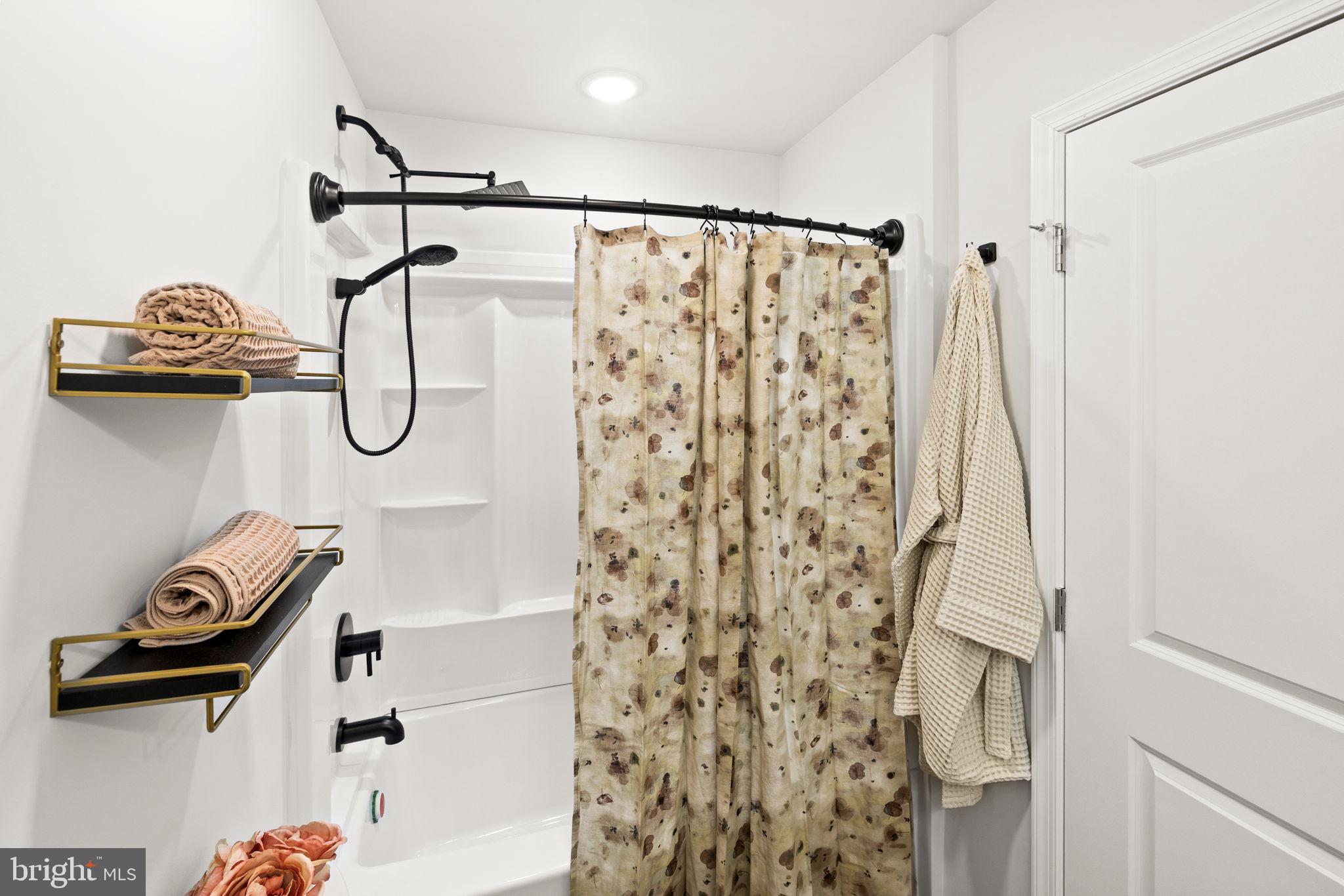 622 Stuart Street Fredericksburg, VA 22401 - Photo 11 of 44 primary bath