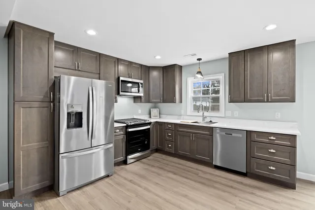 $549,999 | 622 Stuart Street, Fredericksburg, VA 22401