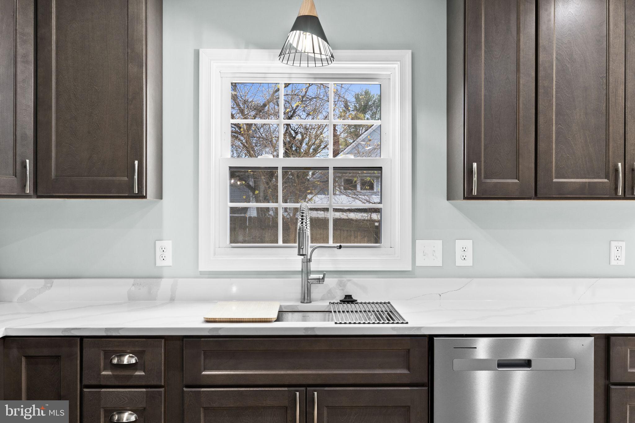 622 Stuart Street Fredericksburg, VA 22401 - Photo 17 of 44 quartz countertop