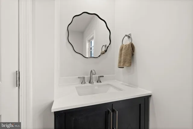 $549,999 | 622 Stuart Street, Fredericksburg, VA 22401