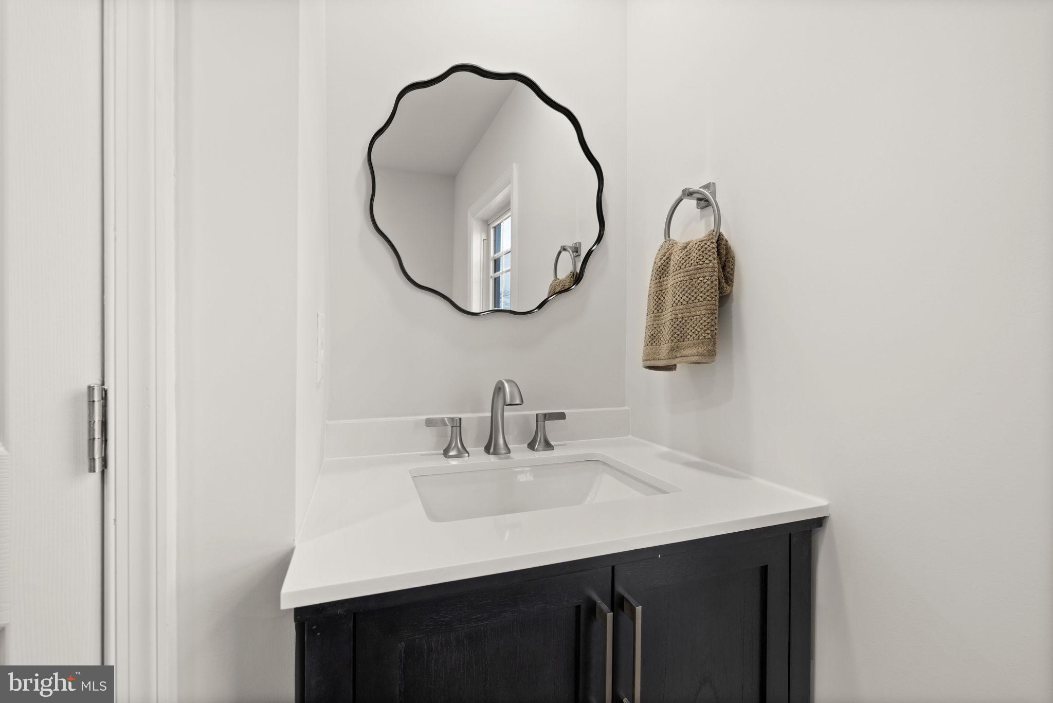 622 Stuart Street Fredericksburg, VA 22401 - Photo 26 of 44 upstairs bathroom