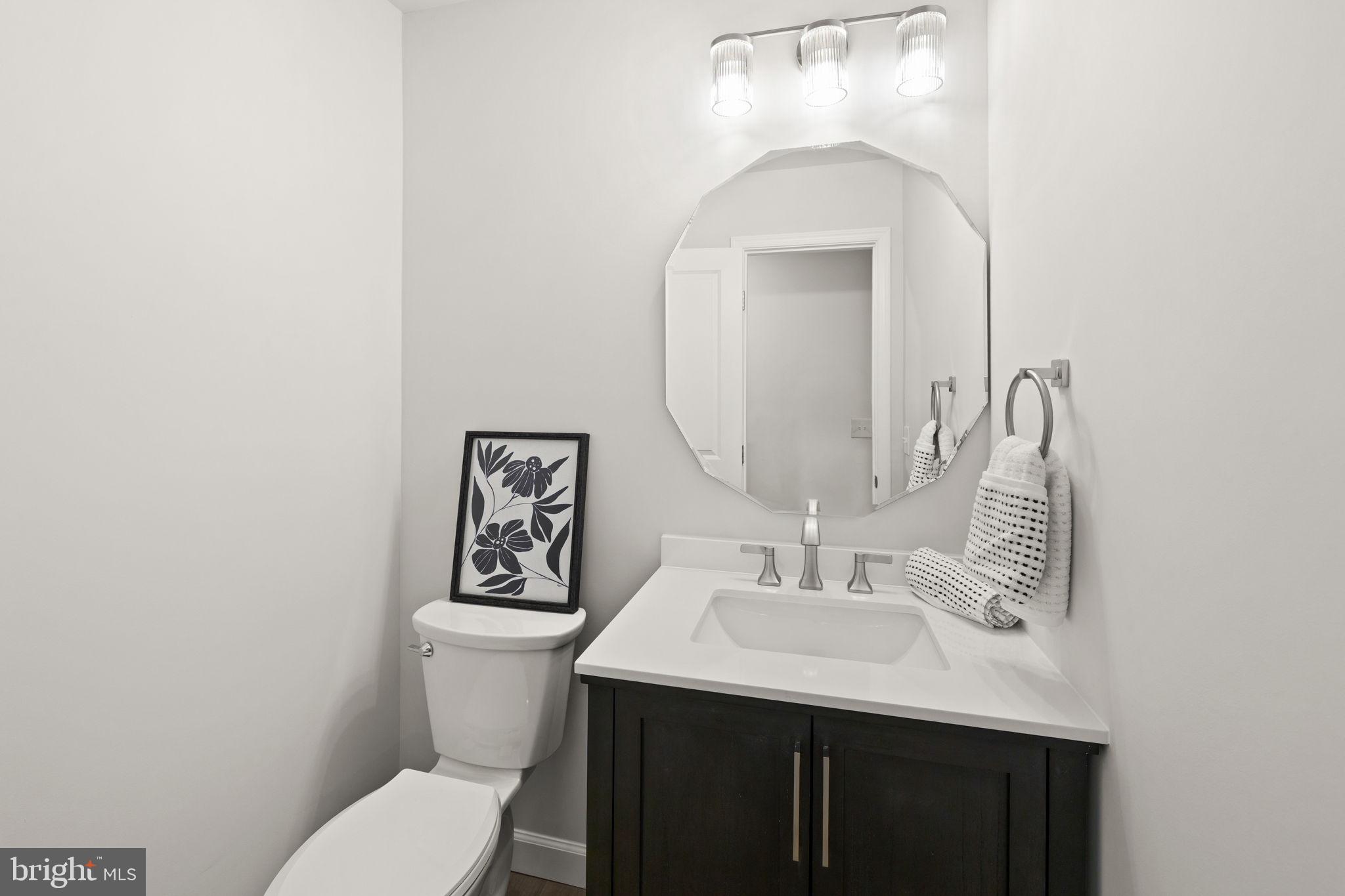 622 Stuart Street Fredericksburg, VA 22401 - Photo 27 of 44 upstairs bathroom