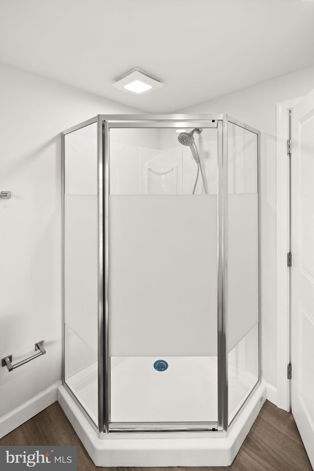 622 Stuart Street Fredericksburg, VA 22401 - Photo 28 of 44 upstairs bathroom