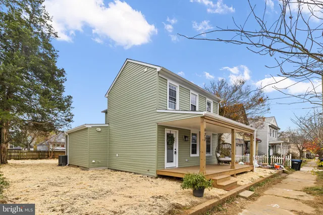 $549,999 | 622 Stuart Street, Fredericksburg, VA 22401