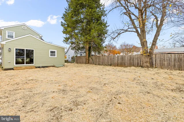 $549,999 | 622 Stuart Street, Fredericksburg, VA 22401