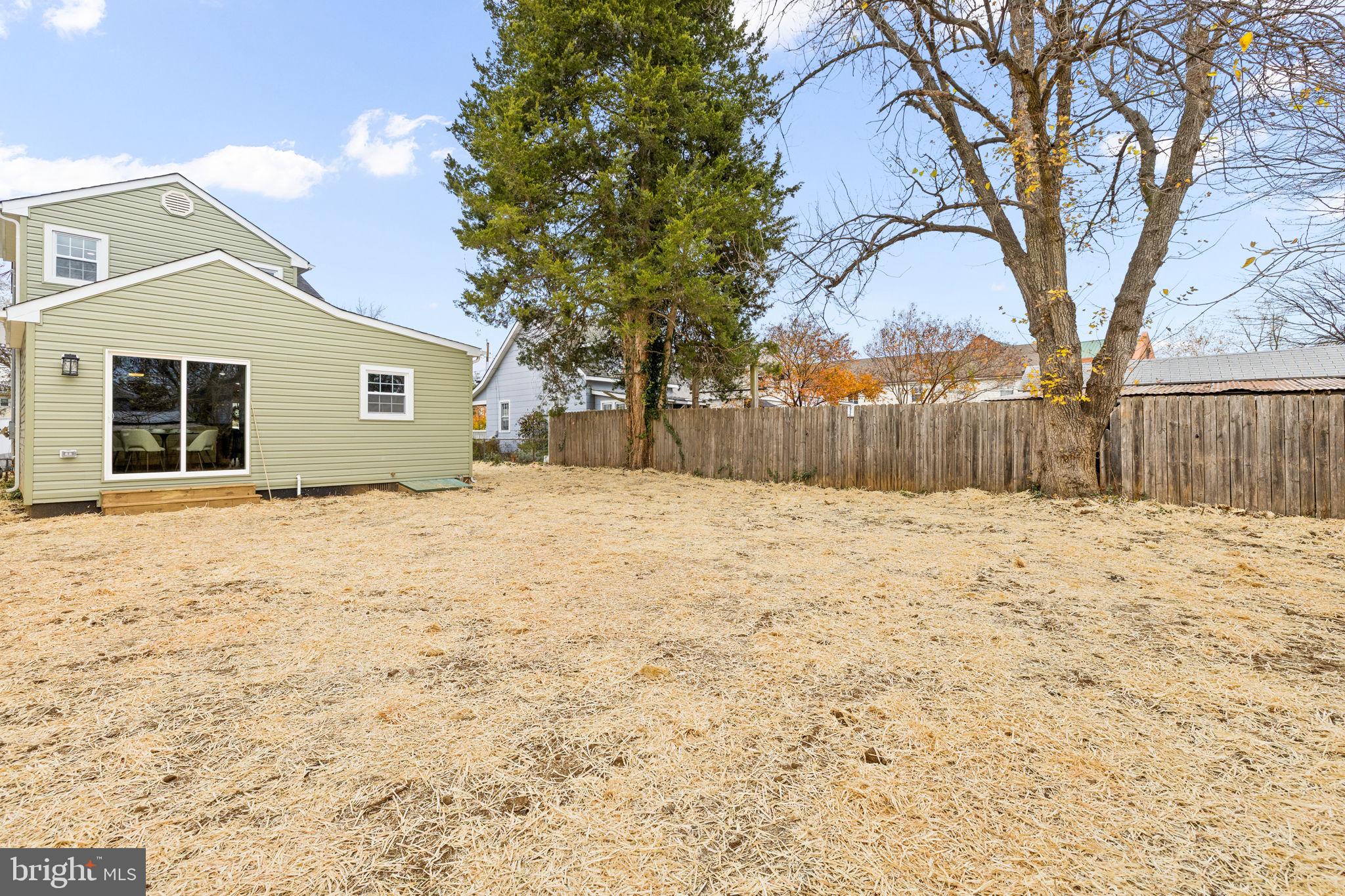 622 Stuart Street Fredericksburg, VA 22401 - Photo 39 of 44 large backyard