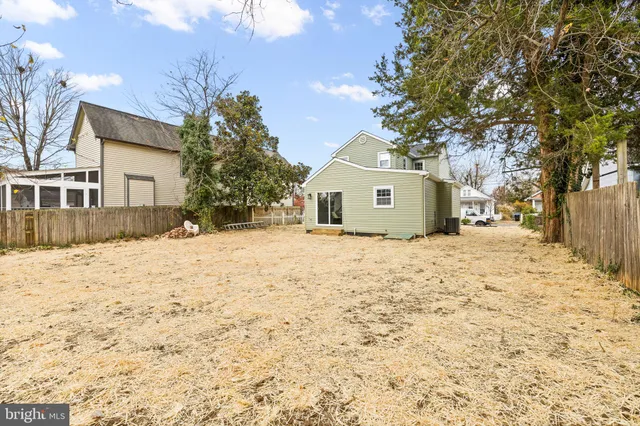 $549,999 | 622 Stuart Street, Fredericksburg, VA 22401