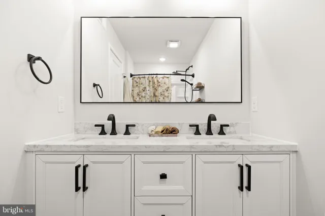 $549,999 | 622 Stuart Street, Fredericksburg, VA 22401