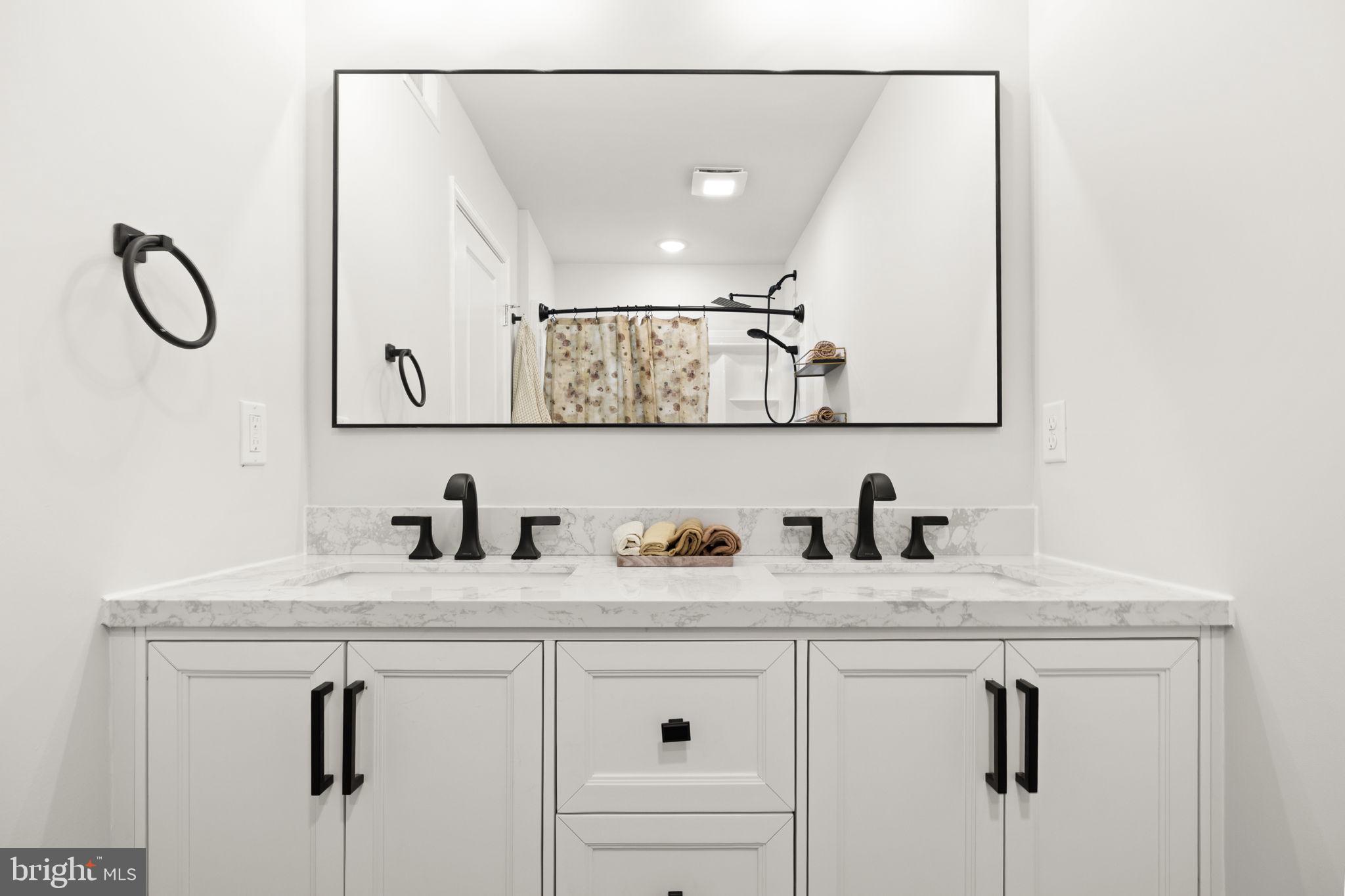 622 Stuart Street Fredericksburg, VA 22401 - Photo 5 of 44 primary bath