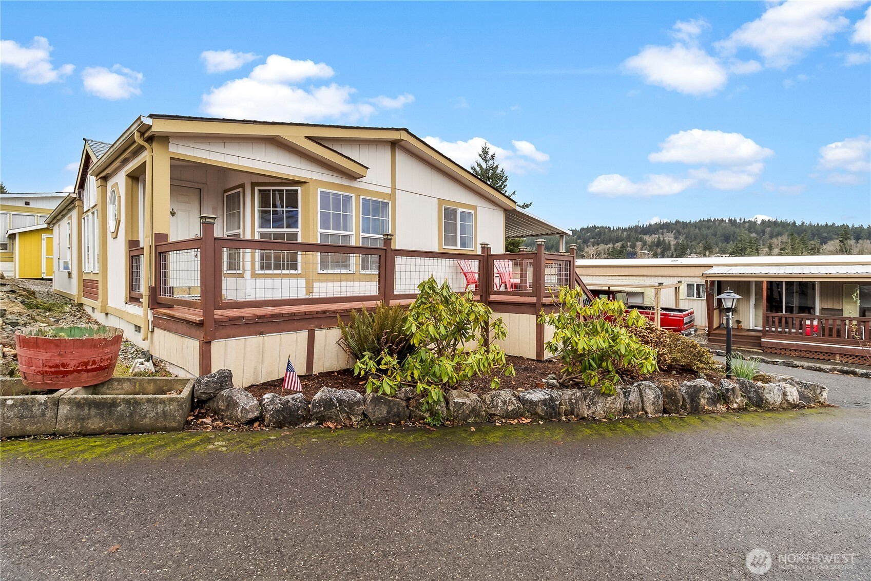 1200 Lincoln Street, Unit 193 Bellingham, WA 98229 - Photo 1 of 18 a front view of a house with a garden