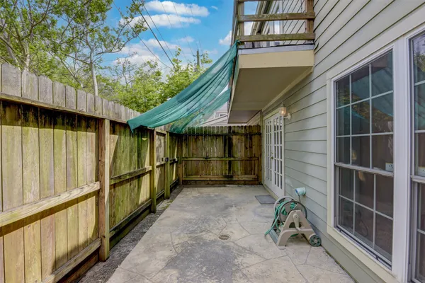 $2,600 | 928 West Main Street, Houston, TX 77006