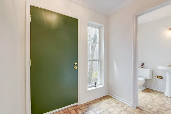 $2,600 | 928 West Main Street, Houston, TX 77006