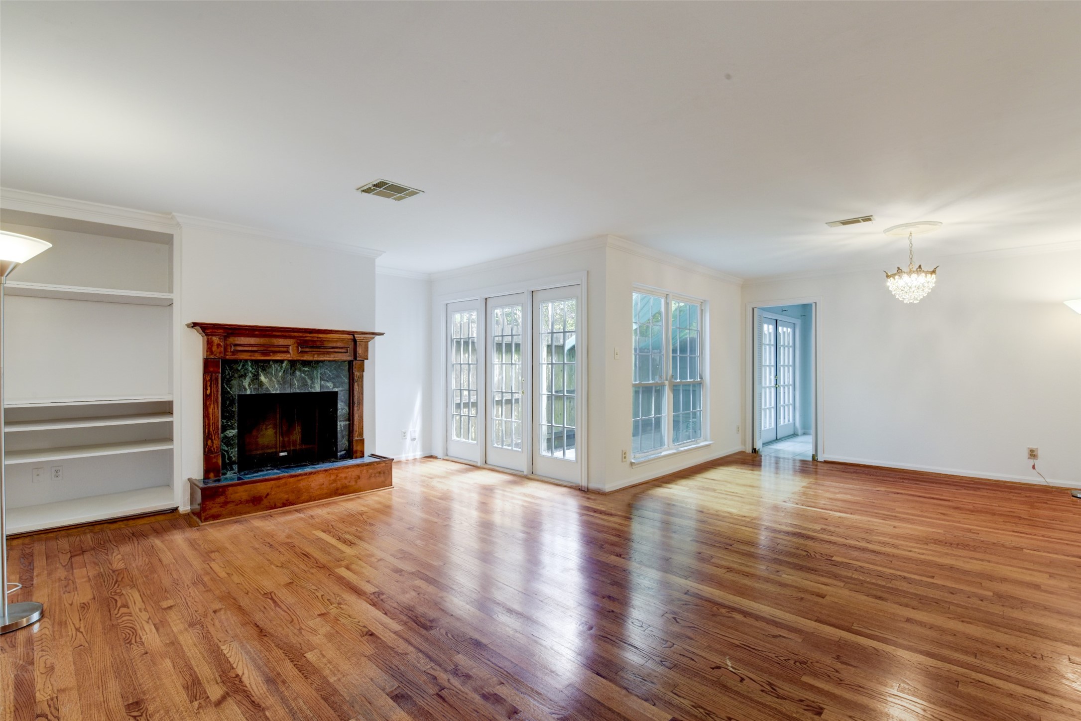 928 West Main Street Houston, TX 77006 - Photo 6 of 23