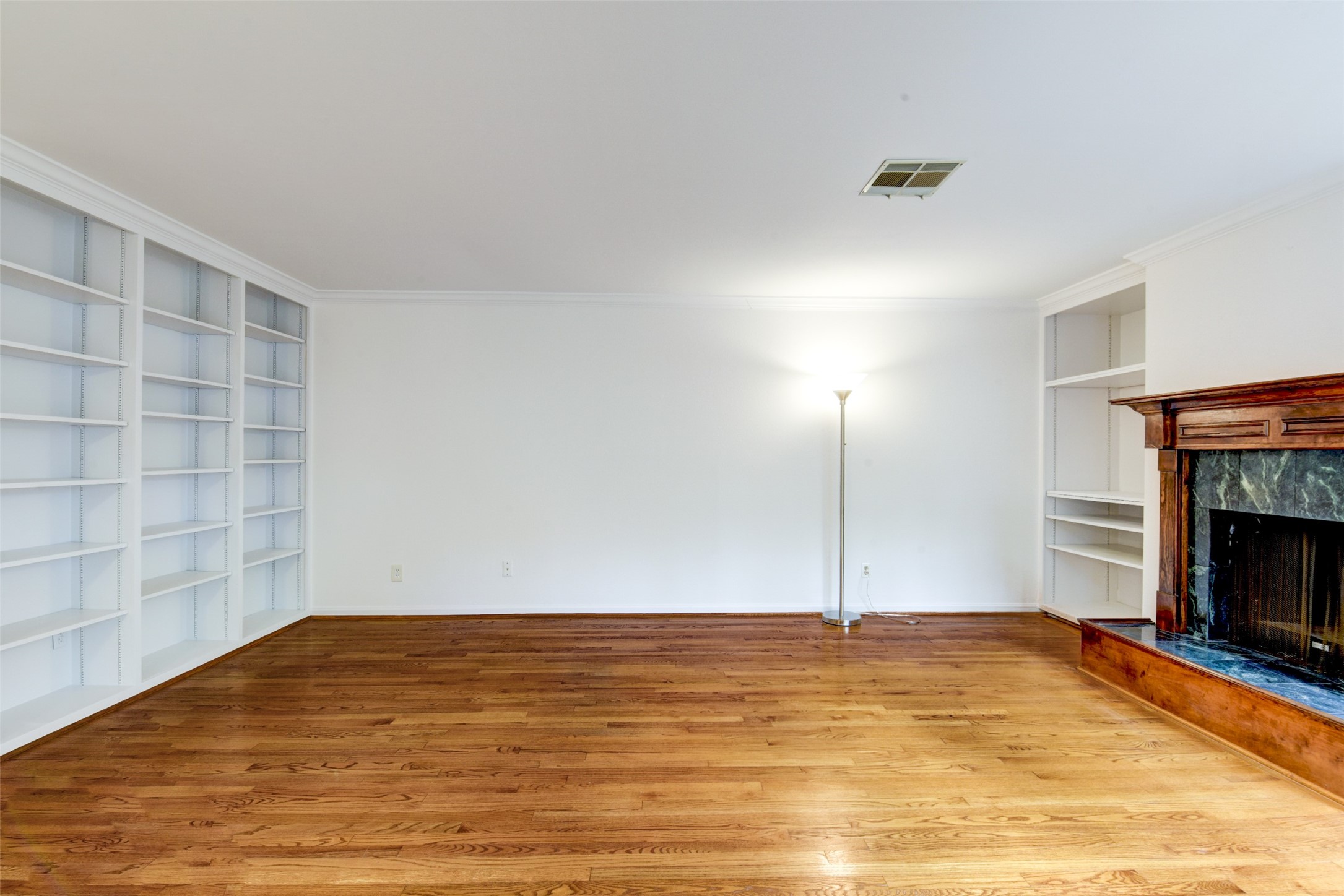 928 West Main Street Houston, TX 77006 - Photo 7 of 23