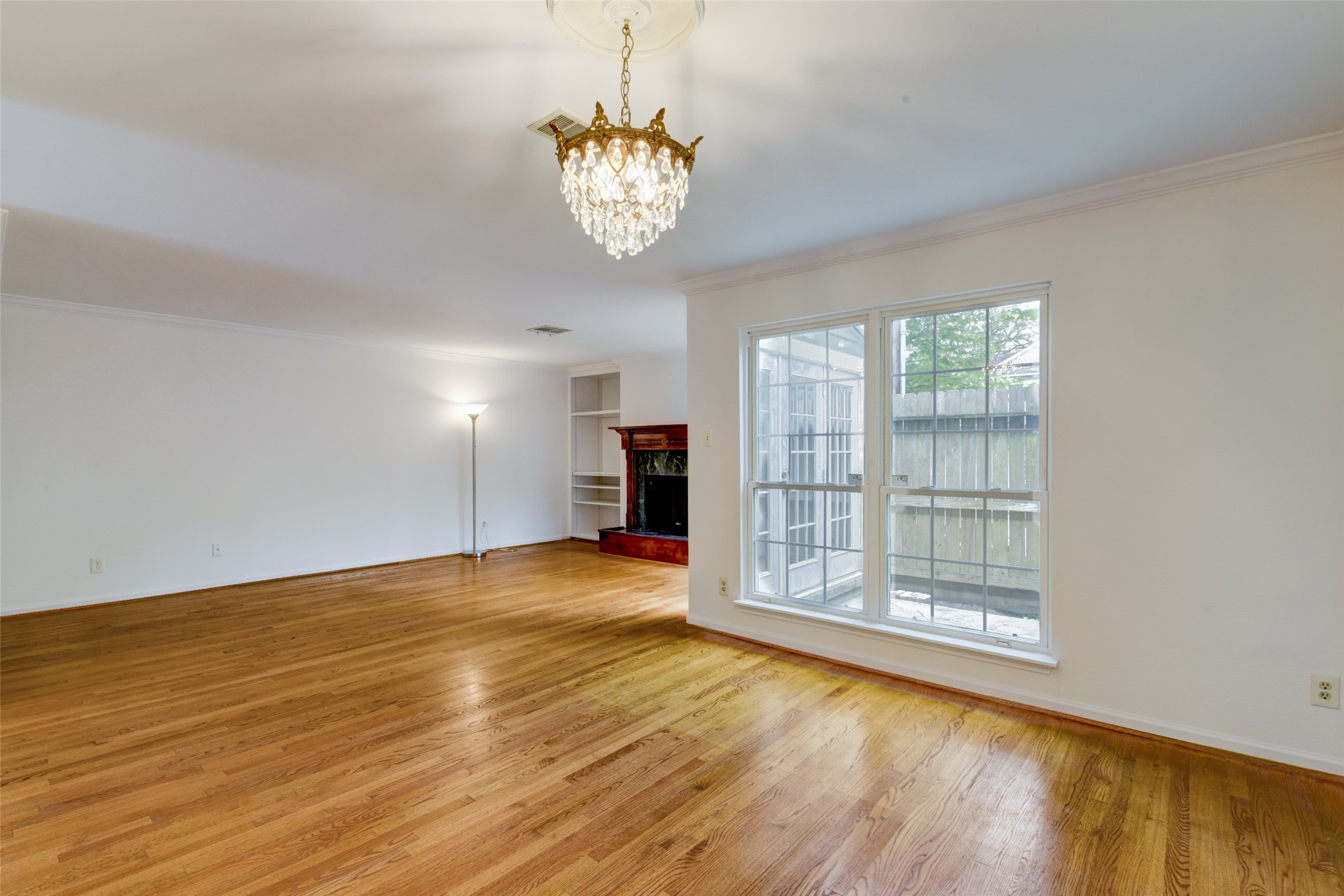 928 West Main Street Houston, TX 77006 - Photo 8 of 23