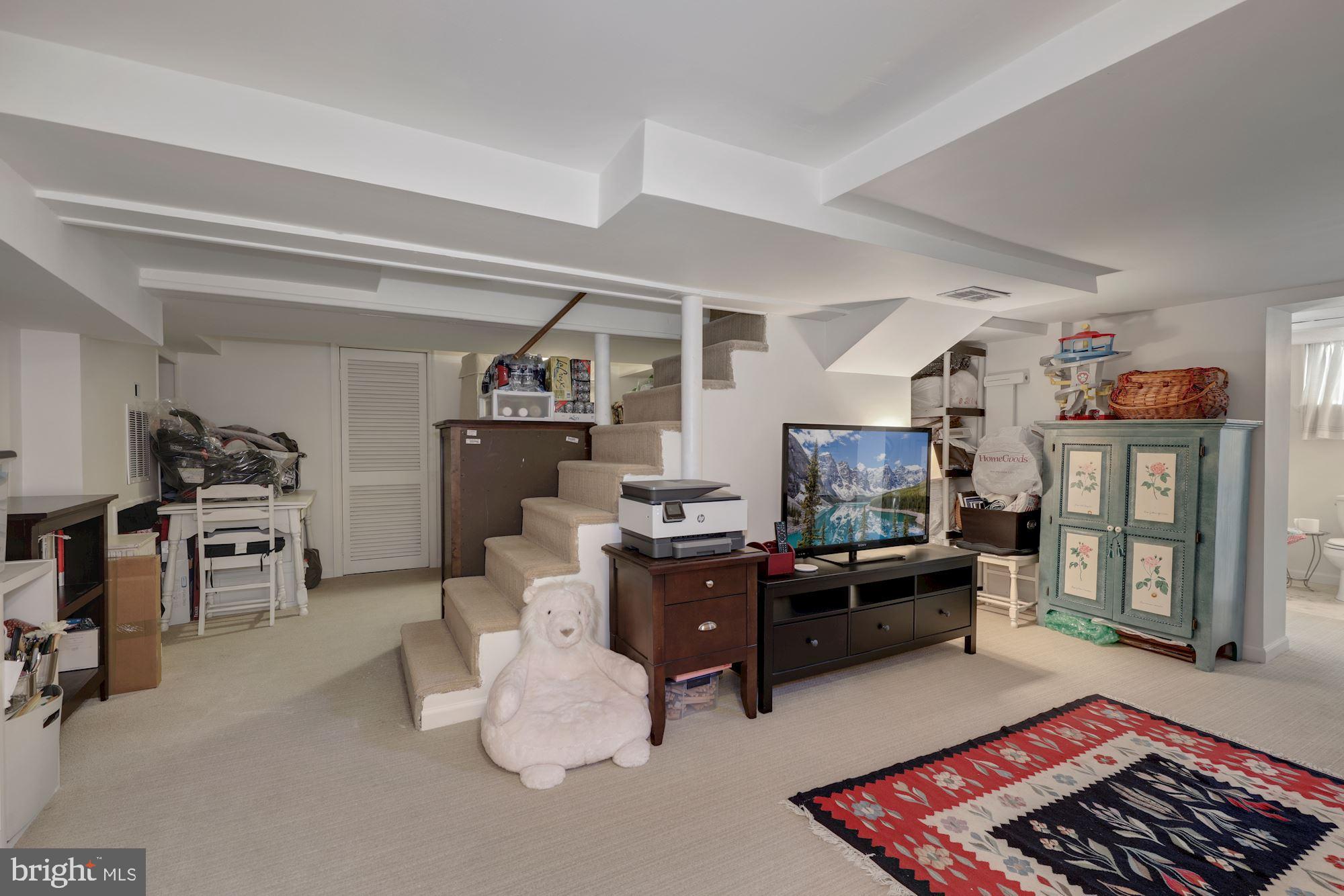 10008 Raynor Road Silver Spring, MD 20901 - Photo 18 of 24 with lots of flexible space