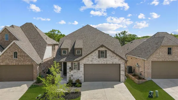 $379,900 | 3906 Southbend Drive, Denison, TX 75020