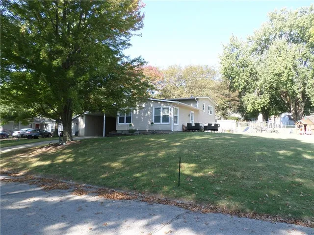 $209,500 | 301 Green Tree Road, Atchison, KS 66002