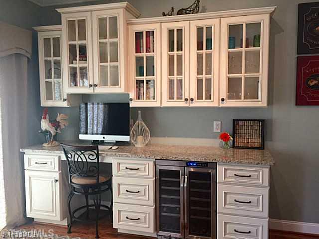 5083 Peppertree Road Clemmons, NC 27012 - Photo 4 of 16 Breakfast. Work station off kitchen