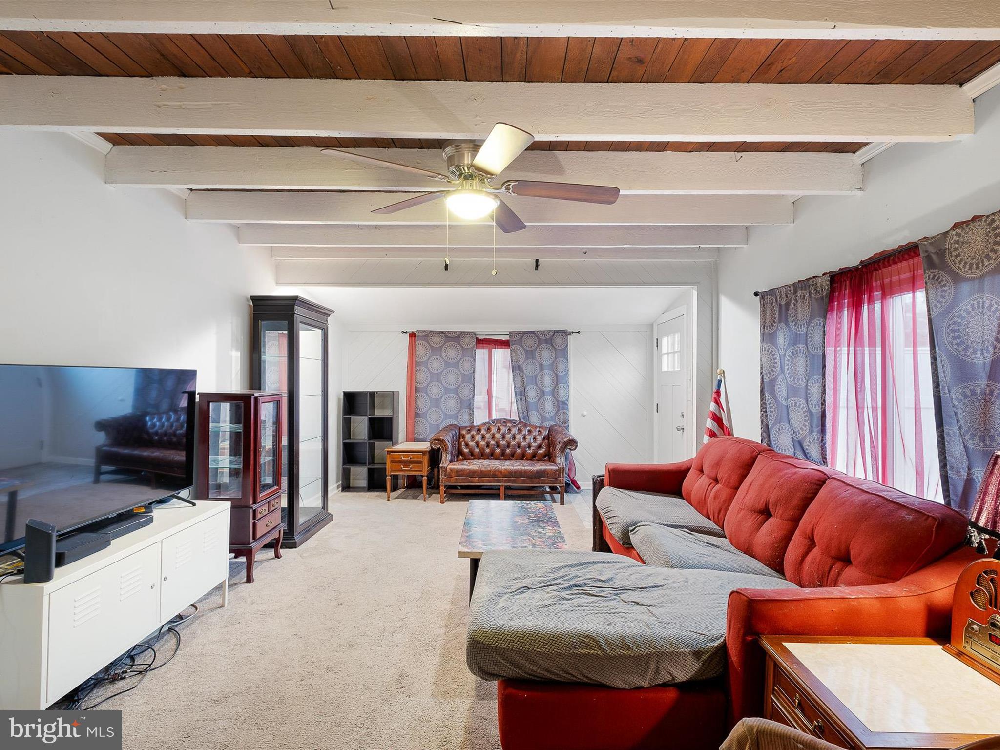 1820 Newport Road Wilmington, DE 19808 - Photo 7 of 20 a living room with furniture and a flat screen tv