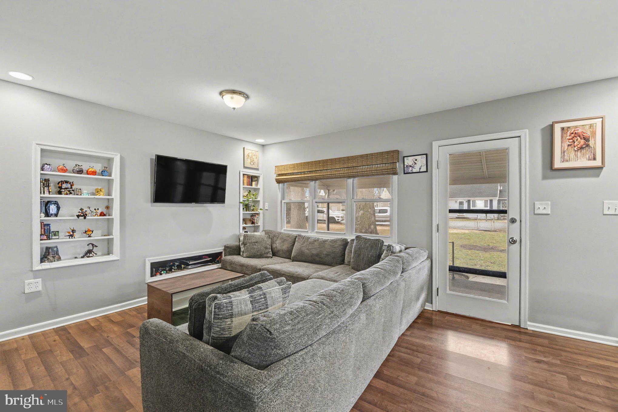 908 Meadow Avenue Baltimore, MD 21222 - Photo 4 of 26