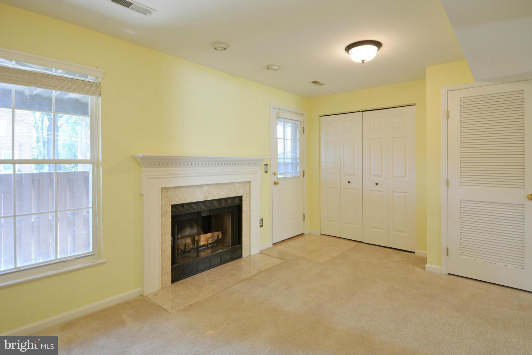 918 Rolfe Place Alexandria, VA 22314 - Photo 22 of 30 Family Room