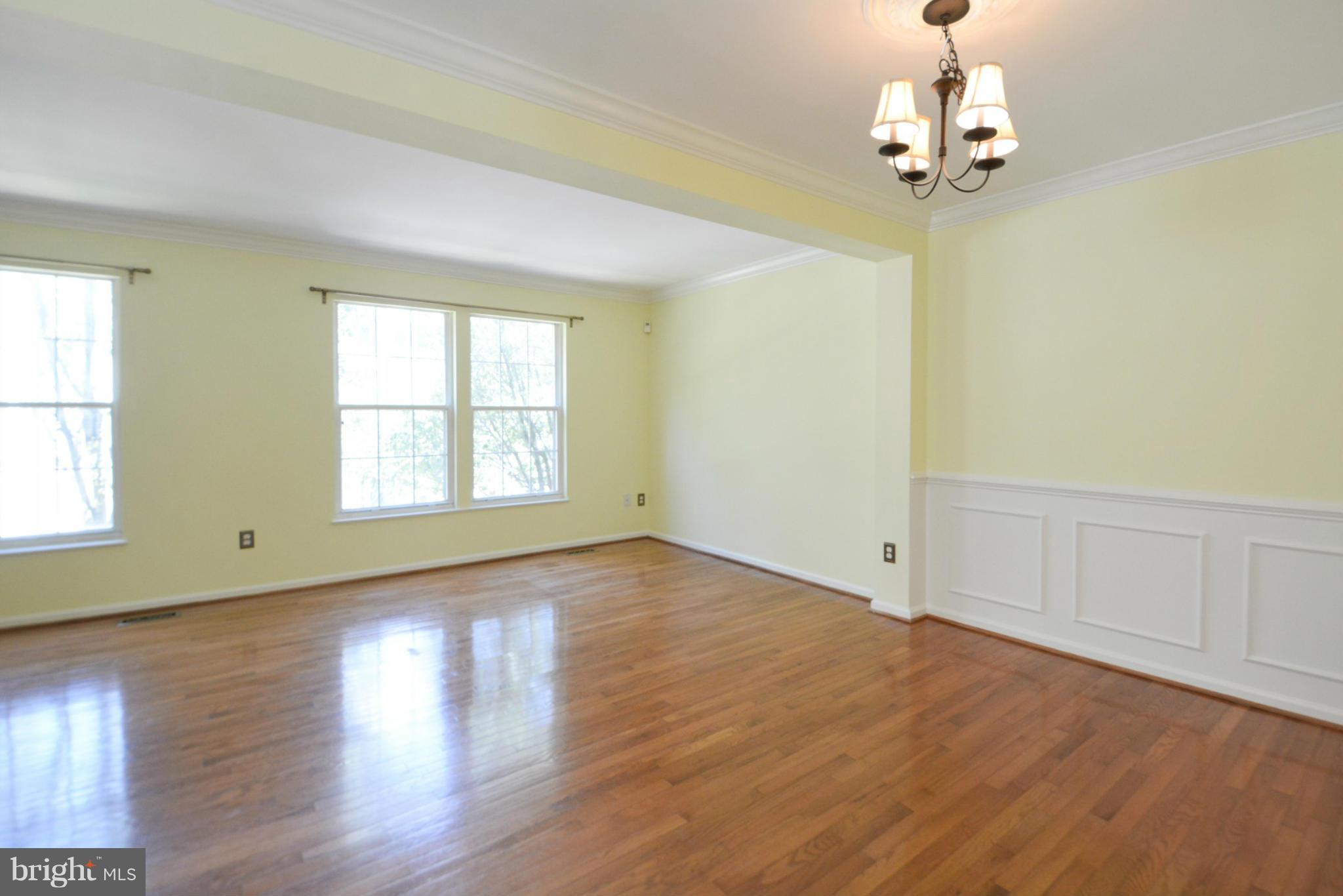 918 Rolfe Place Alexandria, VA 22314 - Photo 4 of 30 Dining Room