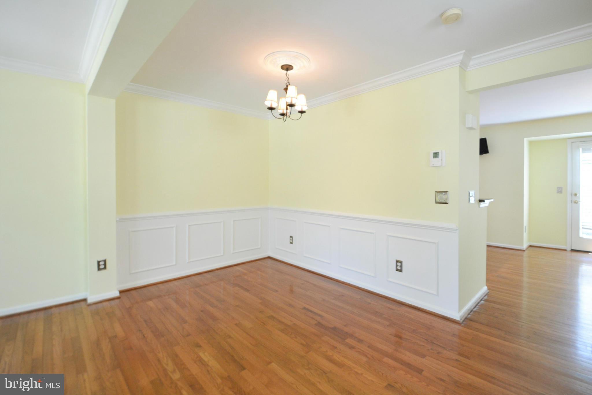 918 Rolfe Place Alexandria, VA 22314 - Photo 6 of 30 Dining Room