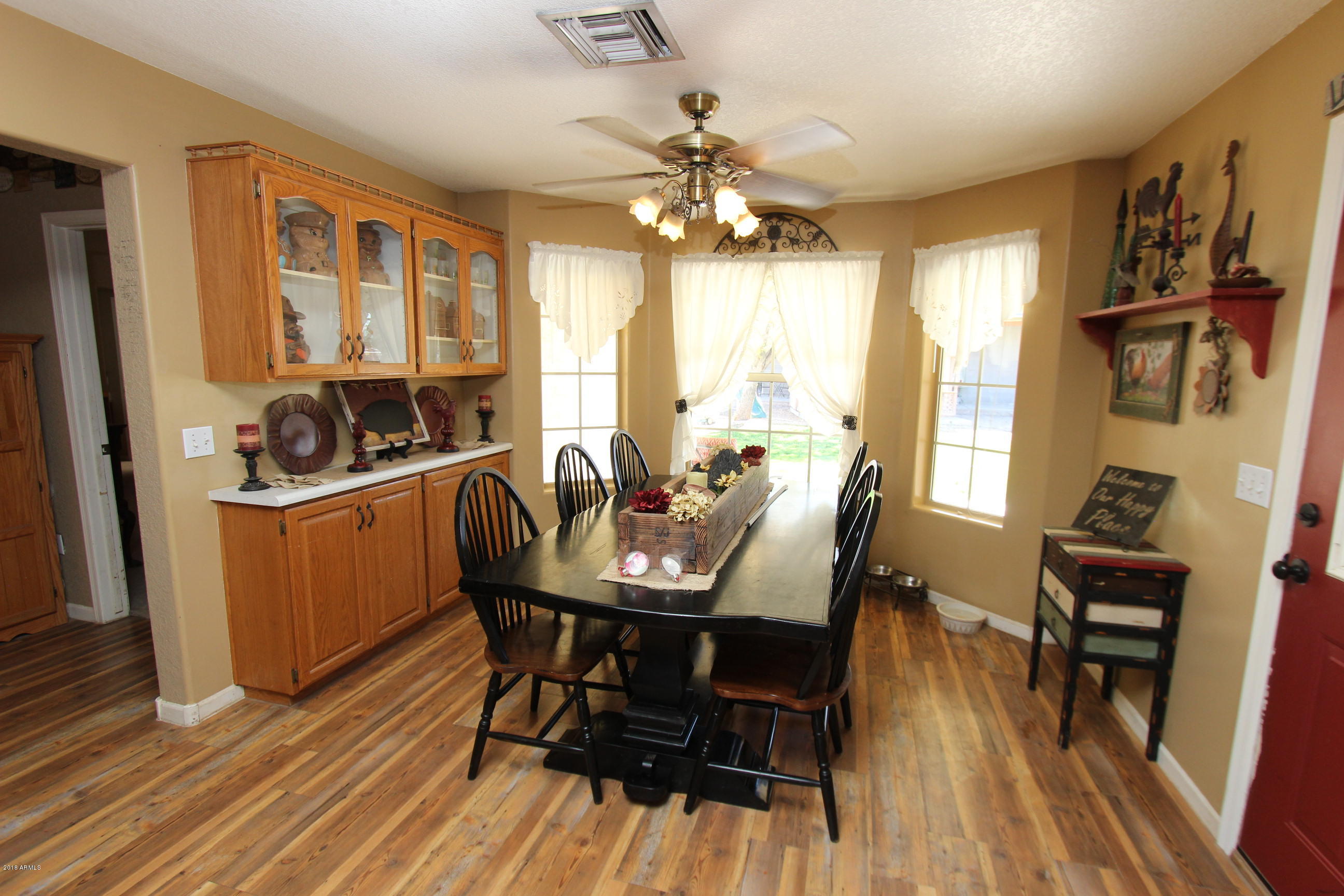 2037 East Willis Road Gilbert, AZ 85297 - Photo 16 of 51 Dining room
