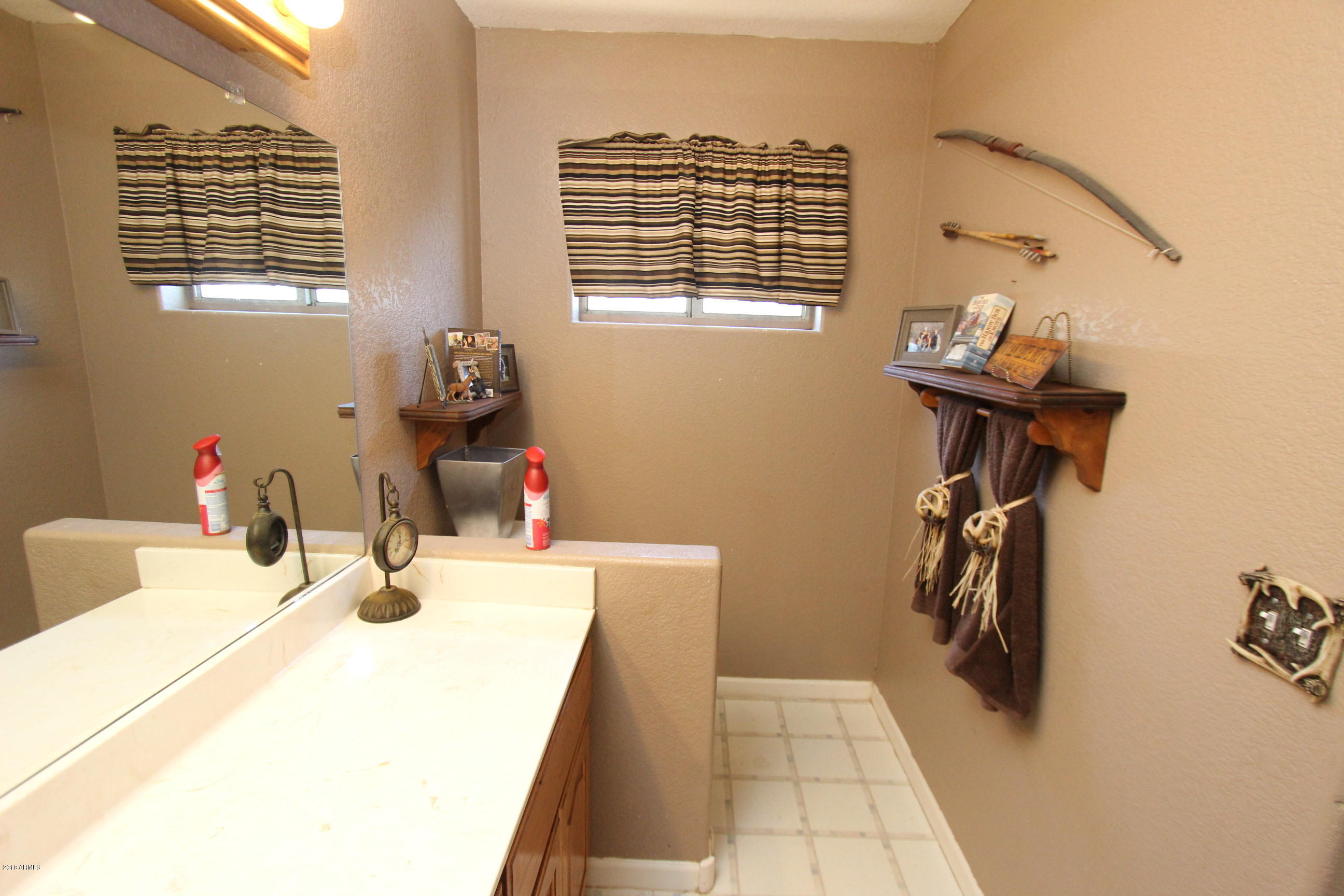 2037 East Willis Road Gilbert, AZ 85297 - Photo 31 of 51 2nd master bath 5