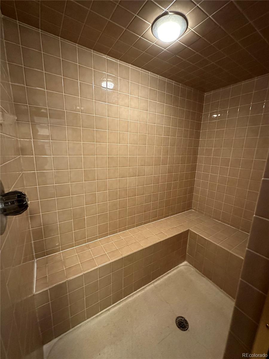 2318 South Rifle Street Aurora, CO 80013 - Photo 15 of 20