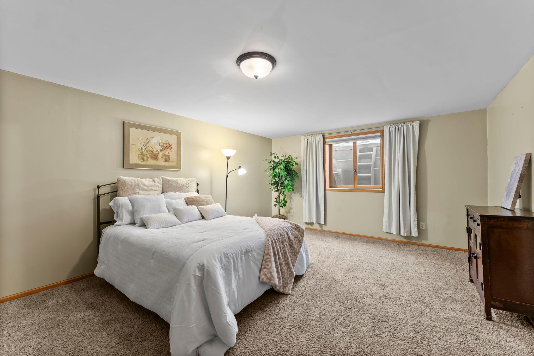 2201 16th Avenue Southwest Austin, MN 55912 - Photo 15 of 23