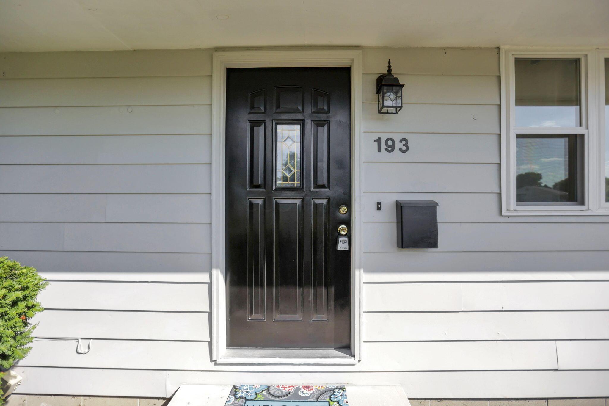 193 Fieldpoint Road Heath, OH 43056 - Photo 2 of 29 Front entry