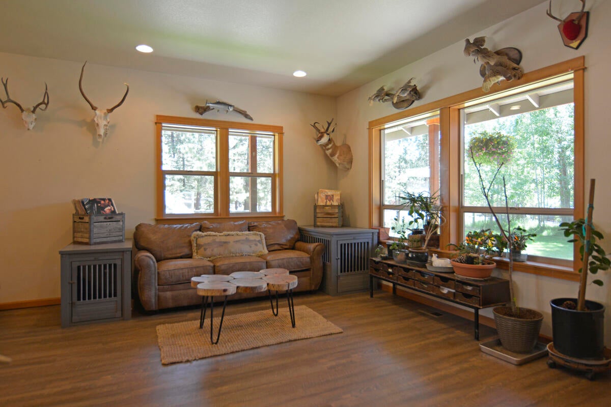 16856 Downey Road Bend, OR 97707 - Photo 15 of 36 15