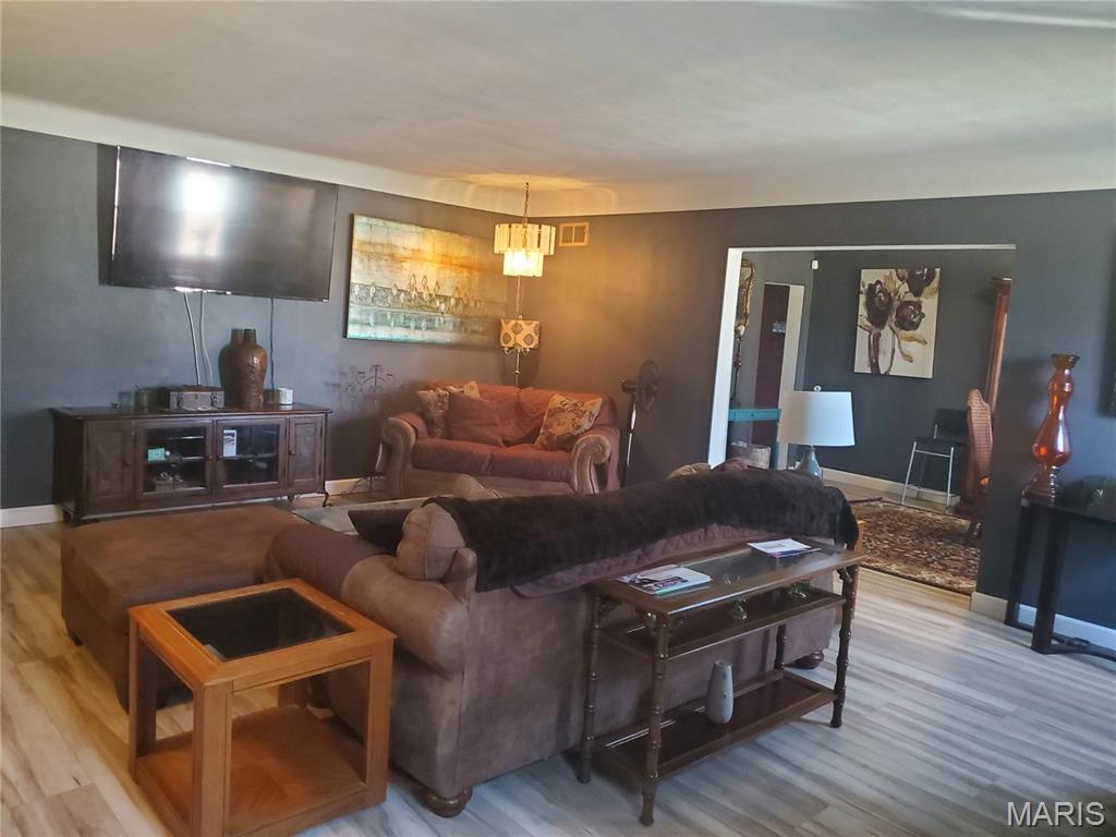 861 Pershing Street East St. Louis, IL 62203 - Photo 4 of 58