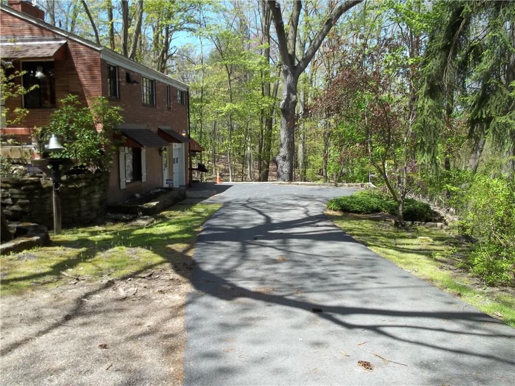 202 Ridgewood Road Pittsburgh, PA 15237 - Photo 5 of 25 Gallery Image 5