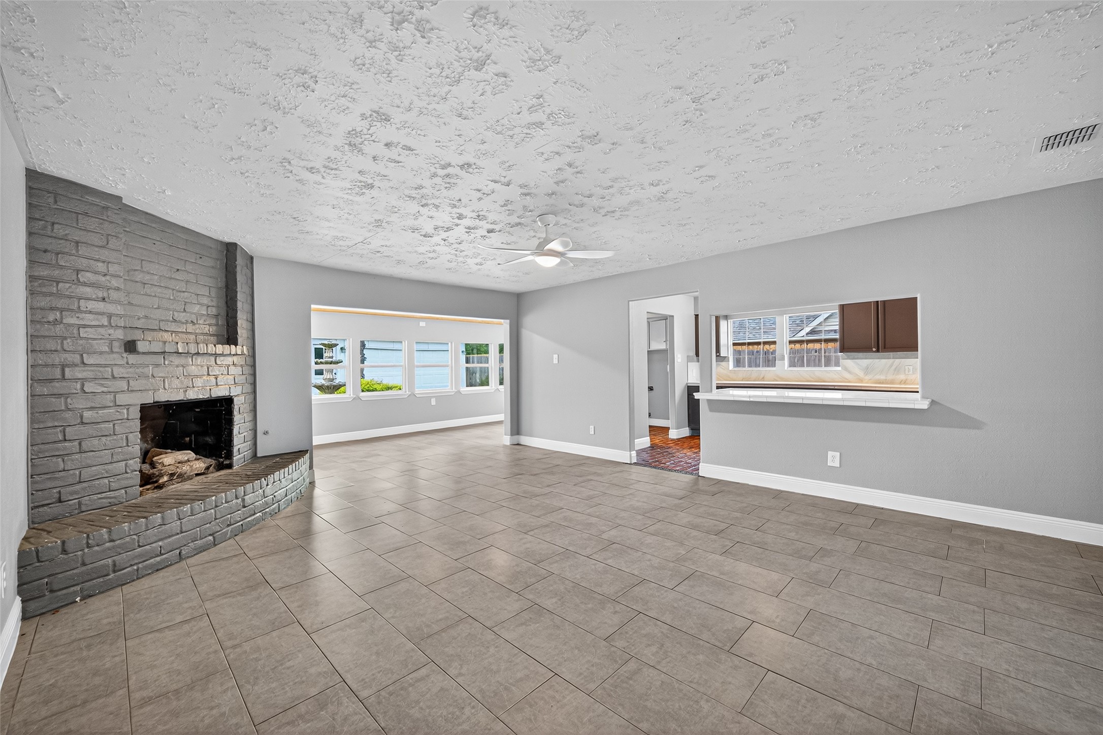 2006 Millhouse Road Houston, TX 77073 - Photo 12 of 42 Living Room