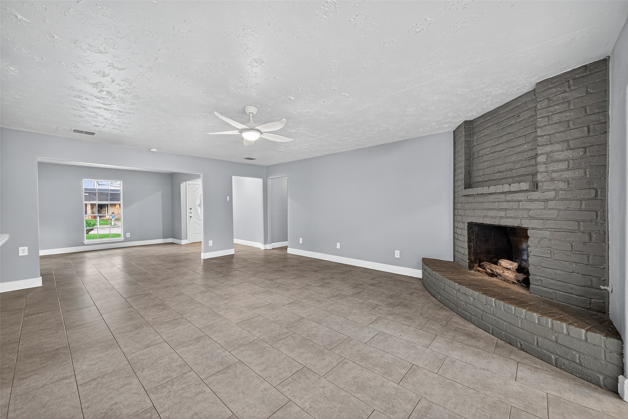 2006 Millhouse Road Houston, TX 77073 - Photo 16 of 42 Living Room