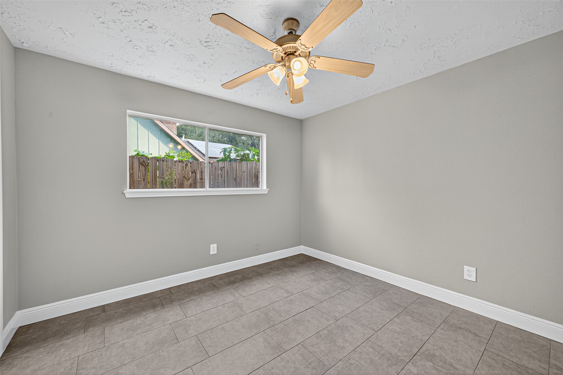 2006 Millhouse Road Houston, TX 77073 - Photo 31 of 42 2nd Bedroom