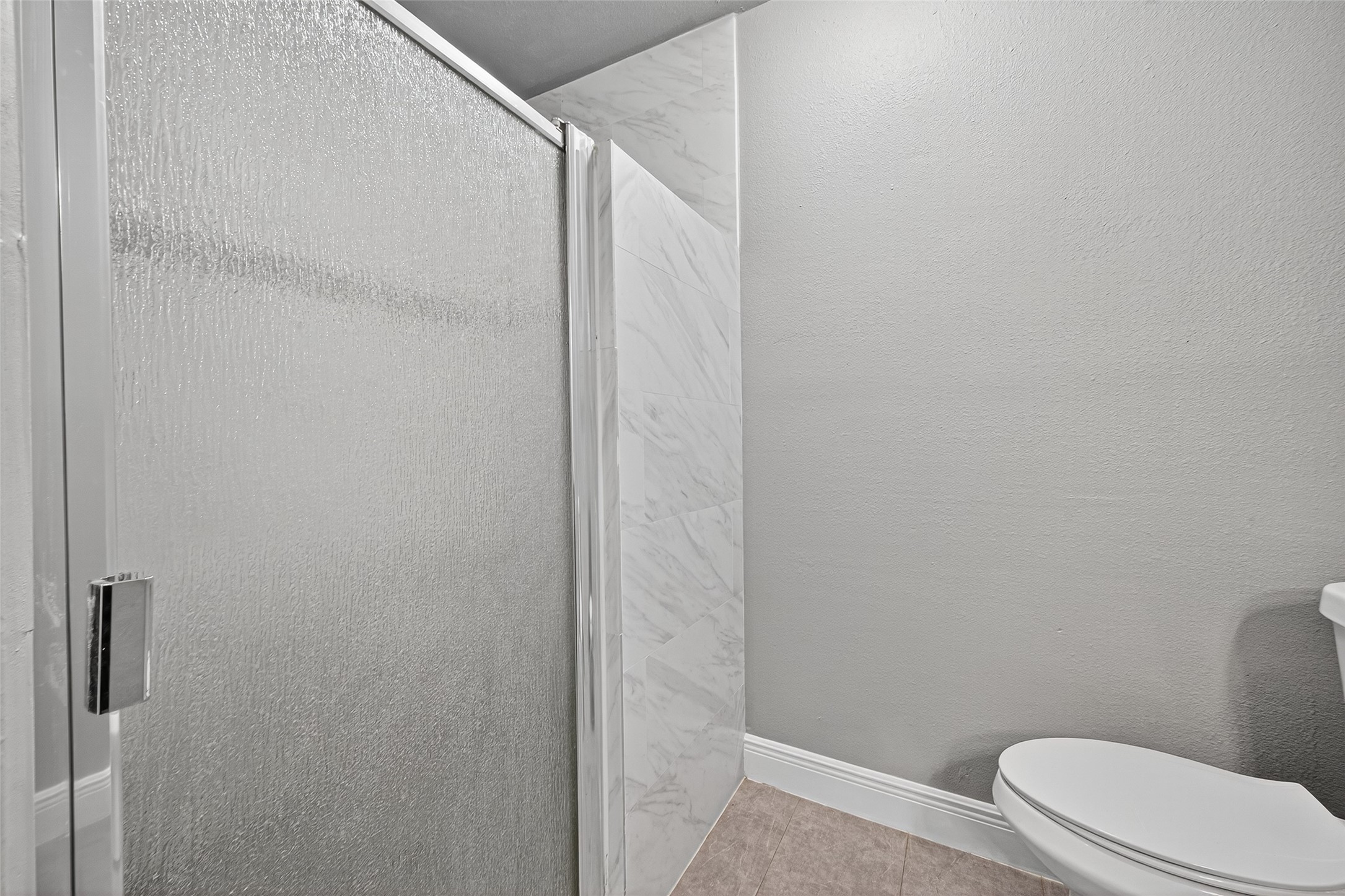 2006 Millhouse Road Houston, TX 77073 - Photo 38 of 42 Bathroom