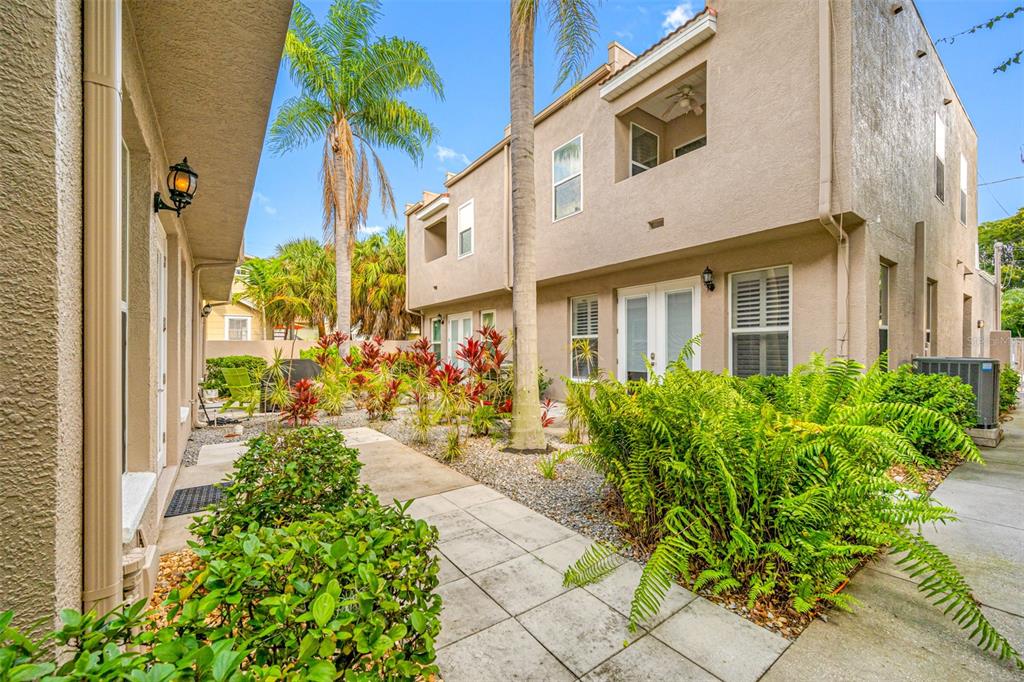 237 7th Avenue North, Unit 2 St. Petersburg, FL 33701 - Photo 48 of 60 a view of a multi story building
