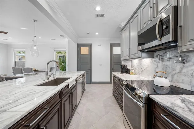 $799,000 | 237 7th Avenue North, Unit 2, St. Petersburg, FL 33701