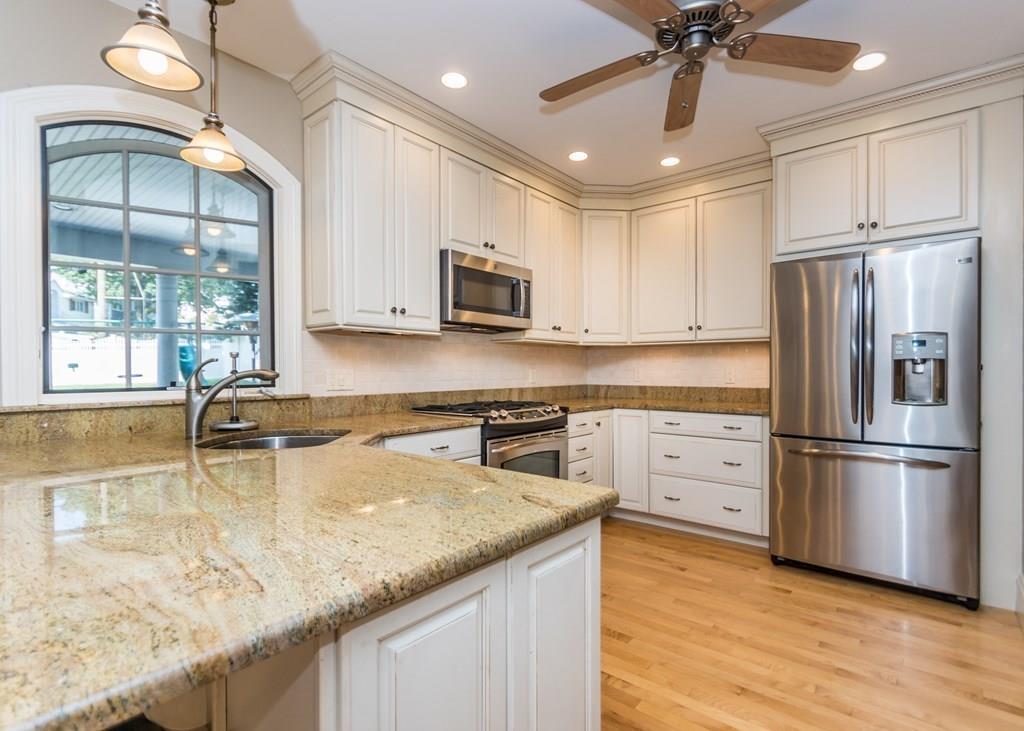 10 Sterling Road Waltham, MA 02451 - Photo 5 of 39 Gallery Image 5