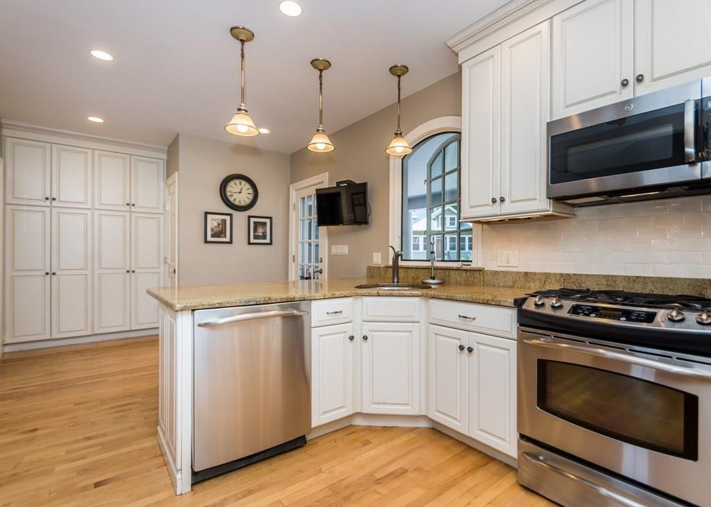 10 Sterling Road Waltham, MA 02451 - Photo 6 of 39 Gallery Image 6