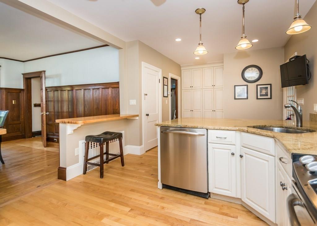 10 Sterling Road Waltham, MA 02451 - Photo 7 of 39 Gallery Image 7