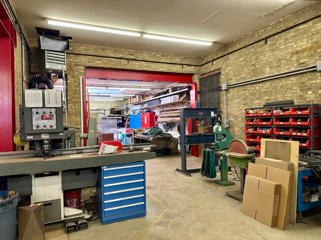 a room with lots of stuff and flowers